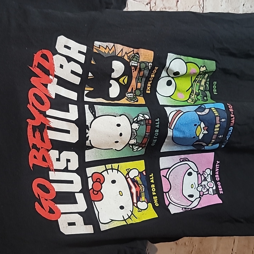 Hello kitty hot topic tee shirt nwot small